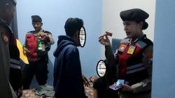 Razia Kos Jelang Ramadan di Mojokerto, Sepasang Remaja Digerebek Bugil dalam Kamar<