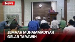 Khusyuknya Warga Muhamadiyah di Kramat Raya Gelar Tarawih Pertama