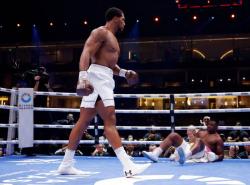 Francis Ngannou Kantongi Rp309,9 Miliar usai Dipukul KO Anthony Joshua