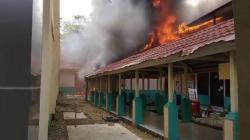 Kebakaran RSUD Dunda Limboto Gorontalo, Kobaran Api Membubung Tinggi