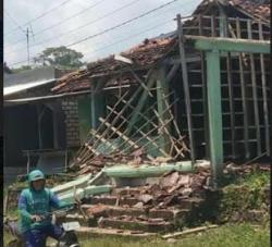 Gempa M6,5 di Tuban Rusak Puluhan Bangunan, 8 Kepala Keluarga Terdampak