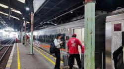 Merokok di Kereta Api, 11 Penumpang Diturunkan Paksa<