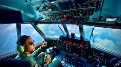 Pesawat Casa NC 212-200 Aviocar Terbang di Cirebon, Terjunkan Pasukan Elite TNI AL Denjaka