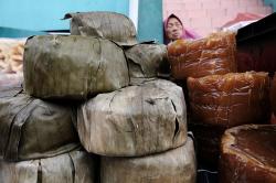 Curhat Pedagang Takjil di Pasar Serpong Sepi Pembeli