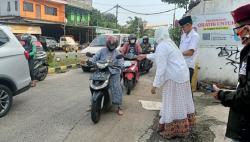 Terima Takjil Gratis dari RPA Perindo, Warga Depok: Sangat Membantu Sekali