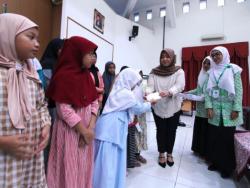 Fatayat NU Banyumanik Gelar Buka Bersama dan Santunan Anak Yatim Piatu<