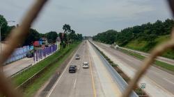 Langgar Aturan Mudik Lebaran, 7 Truk Lewat Tol Ditahan Polisi
