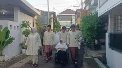 Anies Baswedan dan Keluarga Salat Id di Masjid Babul Khoirot Lebak Bulus