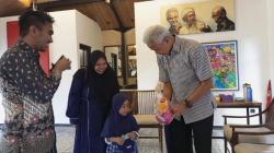 Ganjar Pranowo Open House di Sleman, Warga Ramai Berdatangan dari Anak hingga Orang Tua<
