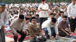 Jadi Khatib Shalat Idul Adha di Makassar, Mahfud MD Sampaikan Pesan Keadilan<