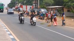 Fenomena Penyapu Koin di Jembatan Sewo Indramayu, Ada Mitos Arwah Kakak Adik Penari Ronggeng