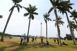 Ribuan Orang Berwisata ke Monas saat libur Lebaran