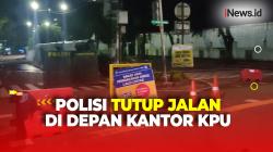 Jelang Pengumuman Hasil Pemilu 2024, Polisi Tutup Jalan di Depan Gedung KPU Jakarta Pusat