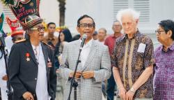 Mahfud Kunjungi Pameran Seni Butet Kertaradjasa: Banyak Pesan Kemarahan terhadap Penegakan Hukum