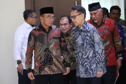 Menko Muhadjir Pimpin Rapat Penanganan Bencana di Indonesia