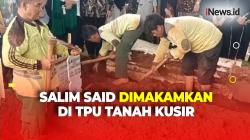 Dimakamkan di TPU Tanah Kusir, Jenazah Almarhum Salim Said Satu Liang Kubur dengan Ibunya