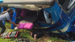 Bus Rombongan Perangkat Desa Kecelakaan di Tol Tangerang - Merak, 20 Orang Dilarikan ke RS<