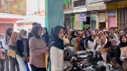Viral Ratusan Orang Antre Lamar Kerja di Warung Seblak, Netizen: Sulitnya Dapat Pekerjaan