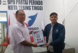 Pilkada Tebingtinggi 2024, Ketua Nasdem Serahkan Berkas Bakal Cawalkot ke Perindo