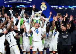 Persembahkan La Decimoquinta, Toni Kroos Ucap Perpisahan Indah dengan Real Madrid