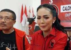 Pilkada 2024, Krisdayanti Kembalikan Formulir Bakal Cawalkot ke PDIP Batu<