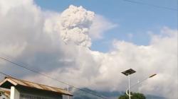 Gunung Lewotobi Laki-Laki Kembali Erupsi, Ketinggian Abu 1.000 Meter di Atas Puncak