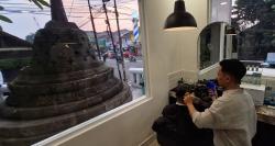 Viral! Barbershop di Bintaro Ini Bikin Heboh Dunia Maya, Kenapa?