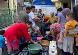 Dapat Bantuan Air Bersih dari Perindo, Warga Antapani: Alhamdulillah Kebantu