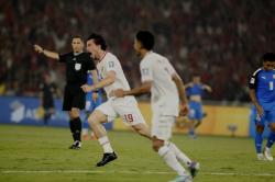 Komentar Thom Haye Soal Selebrasi Gol yang Bikin Lutut Luka: Lapangannya Keras Banget!