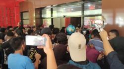Demo di Kantor Bupati Polewali Mandar Ricuh, Massa Emosi dengan Ucapan Kepala Inspektorat<