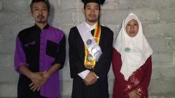 Kisah Inspiratif Sahid, Anak Buruh Lulus Cumlaude IPK 3,83 di UNY Tanpa Skripsi dan KKN<