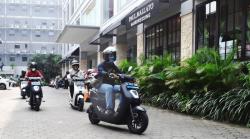 Pengguna Motor Listrik Tak Bisa Sembarangan Ganti Ban Belakang, Kenapa?