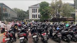 Salat Idul Adha di Masjid Istiqlal, Parkiran Gereja Katedral Dipenuhi Kendaraan Jemaah