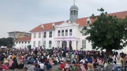 Seru! Perayaan HUT Jakarta di Kota Tua, Wisatawan Menikmati Video Mapping dan Kembang Api
