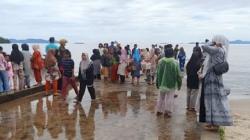 Speedboat Angkut 34 Wisatawan Terbalik Dihantam Ombak di Tapanuli Tengah, 2 Orang Tewas<