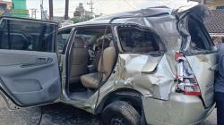 Toyota Innova Angkut 7 Orang Tertabrak KA Babaranjang di OKU