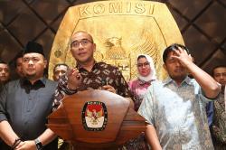 Hasyim Asy'ari Dipecat sebagai Ketua, Begini Ekspresi Komisioner KPU
