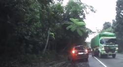 Viral Truk Tak Kuat Nanjak Tabrak Sejumlah Mobil di Sitinjau Lauik, Penumpang Selamat usai Baca Ayat Kursi