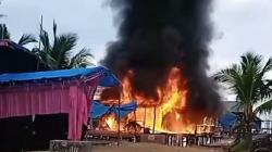 Buntut Penikaman Maut di Pesta Hajatan, Massa di Kolaka Ngamuk Cari Pelaku lalu Bakar Rumah<
