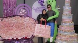 Atta Halilintar Beri Kado Tumpukan Uang Tunai untuk Aurel Hermansyah: Tahun Ini Mentahnya Saja Ya!