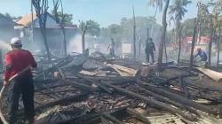 Kebakaran Hebat di Permukiman Padat Polewali Mandar, 6 Rumah Hangus<