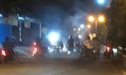 Viral Video Geng Motor Acungkan Celurit ke Pengguna Jalan di Lampung Utara