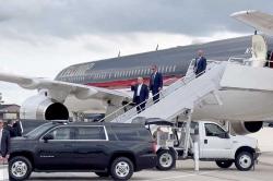 Penampakan Donald Trump Kembali Beraktivitas Setelah Insiden Penembakan
