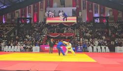 Aksi Sangar Kapolri Jenderal Sigit Keluarkan Jurus Maut Banting Lawan saat Tanding Judo