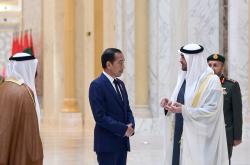 Kunjungi Abu Dhabi, Jokowi Disambut Upacara Kenegaraan saat Bertemu Presiden MBZ