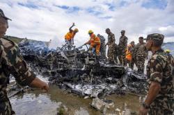 Penampakan Puing Pesawat Jatuh Bawa 19 Penumpang di Nepal