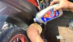 Kerap Diabaikan Pengendara, Catat Kapan Oli Motor Harus Diganti?
