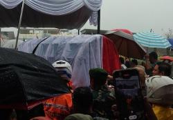 Jenazah Mantan Wali Kota Batu Edy Rumpoko Dipindahkan dari Makam Pahlawan Surapati