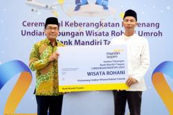Alhamdulillah, 8 Pasangan Nasabah Dapat Undian Umrah ke Tanah Suci