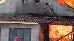 Gudang Berisi Ratusan Tabung Elpiji di Sukoharjo Terbakar, Warga Panik Tak Berani Mendekat<